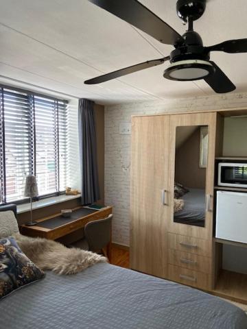 Tinyhouse Woody At The Water Apartment Zaandam Exterior photo